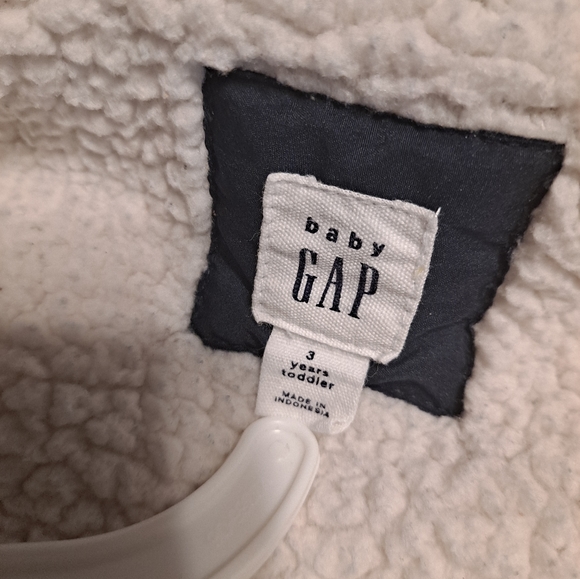 Gap Vest - Picture 4 of 4